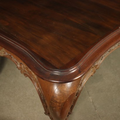 Barocchetto revival Table Walnut Italy 20th Century