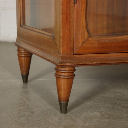 Vetrina, legno impiallacciato mogano, vetro, puntali in ottone.,Vetrina Anni 50