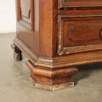 Lombard Barque Chest Of Drawers Walnut Italy 18th Century