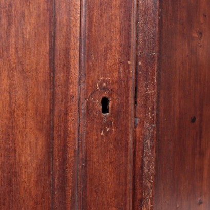 Antiquitäten, Eckschrank, Antiquitäten Eckschränke, Antiker Eckschrank, alter italienischer Eckschrank, antiker Eckschrank, neoklassizistischer Eckschrank, 19. Jahrhundert Eckschrank, Cantonale in Nussbaum