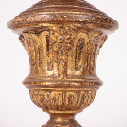 Vases en bois néoclassiques