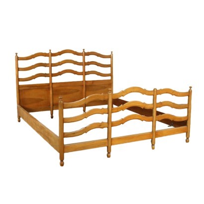 Walnut Bed ITaly 20th Century