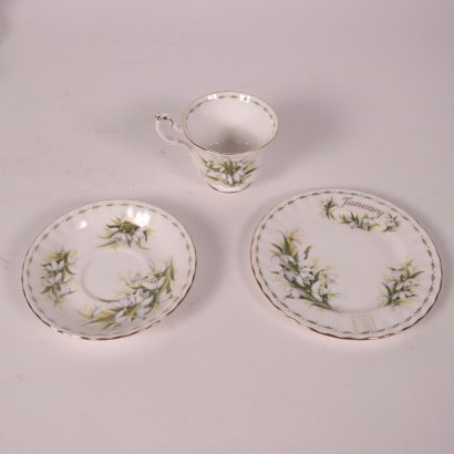 Groupe de 12 Tasses Royal Albert Porcelaine Angleterre XX Siècle