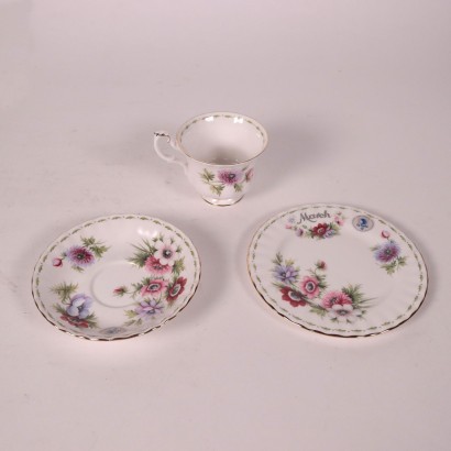 Groupe de 12 Tasses Royal Albert Porcelaine Angleterre XX Siècle