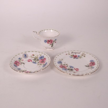 Groupe de 12 Tasses Royal Albert Porcelaine Angleterre XX Siècle