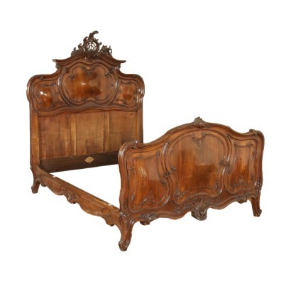 Baroque style bed