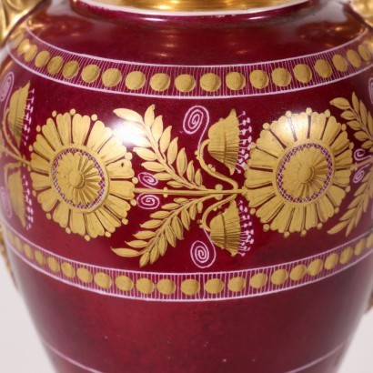 Paire de Vases Néoclassiques en Porcelaine - France XIX Siècle