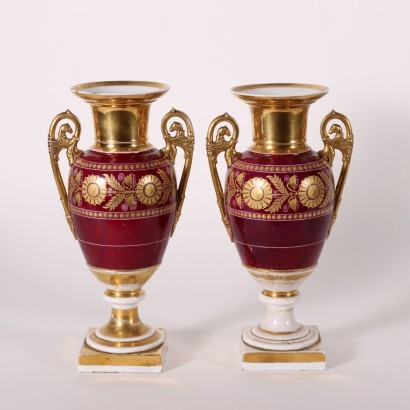 Paire de Vases Néoclassiques en Porcelaine - France XIX Siècle
