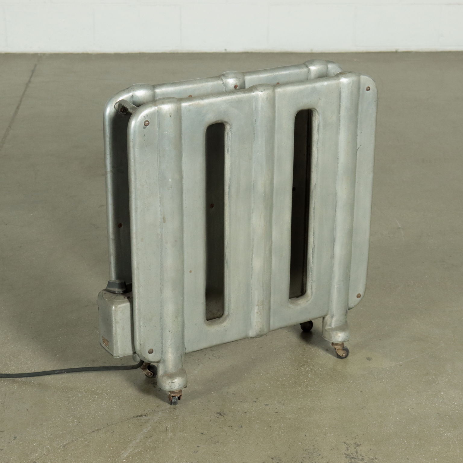 moderne Kunst, Design moderne Kunst, Objekte, moderne Kunstobjekte, moderne Kunstobjekte, italienische Objekte, Vintage-Objekte, 60er-Jahre-Objekte, 60er-Design-Objekte, 60er-Jahre-Elektroheizung
