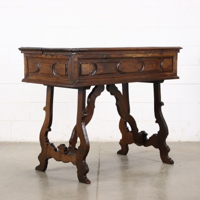 Saint-Philip Desk Walnut Italy XVIII Century