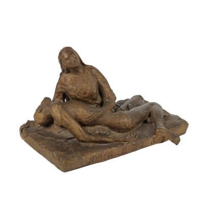 Escultura de bronce de la Piedad