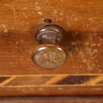 Neoclassical Chest of Drawers Wanut Italy XVIII Century