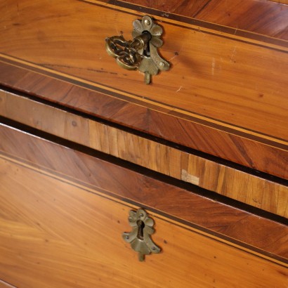 Neoclassical Chest of Drawers Walnut - Italy XVIII Century