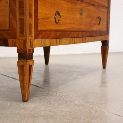 Neoclassical Chest of Drawers Walnut - Italy XVIII Century