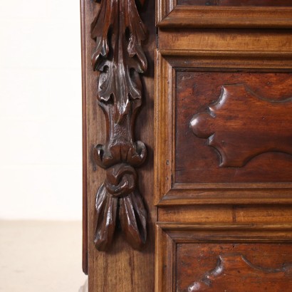 Baroque Chest of Drawers Walnut - Italy XVIII Century