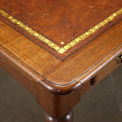 Edwardian Desk Oak England XX Century