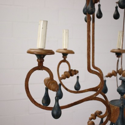 Lampadario in Metallo e Legno Laccato