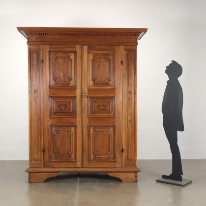 Neoklassicher Garderobe Nussbaum Italien XVIII Jhd