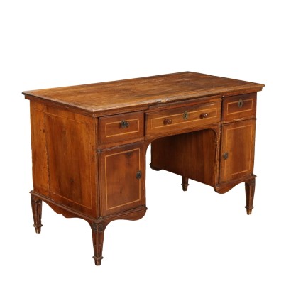 Neoclassical Desk Walnut Italy XVIII Century