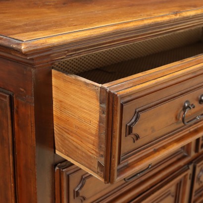 Baroque Chest of Drawers Walnut Italy XVIII Century