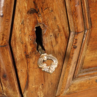 Baroque Chest of Drawers Walnut Italy XVIII Century