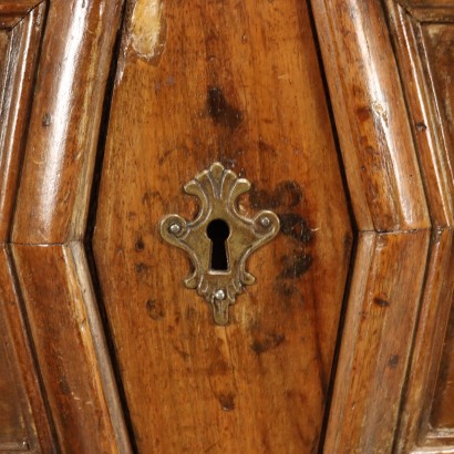 Baroque Chest of Drawers Walnut Italy XVIII Century