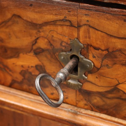 Baroque Chest of Drawers Walnut Italy XVII-XVIII Century