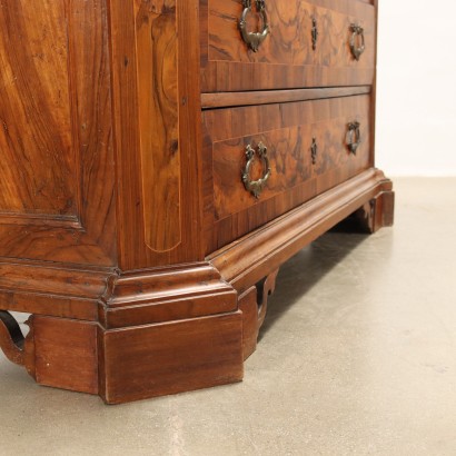 Baroque Chest of Drawers Walnut Italy XVII-XVIII Century