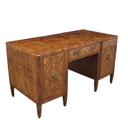 Neoclassical Desk Walnut Italy XVIII Century