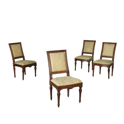 Gruppe von 4 Neoklassichen Stühlen Nussbaum Italien XVIII Jhd