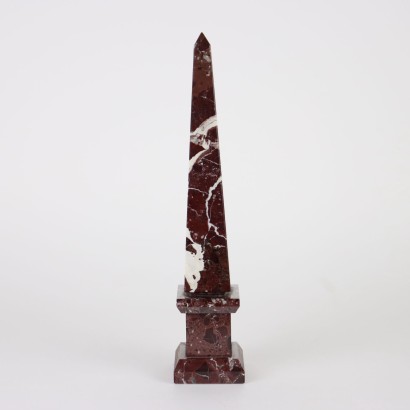 Obelisco en Mármol Rojo Levanto