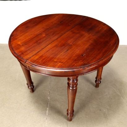 Extendable Table Walnut Italy XIX Century