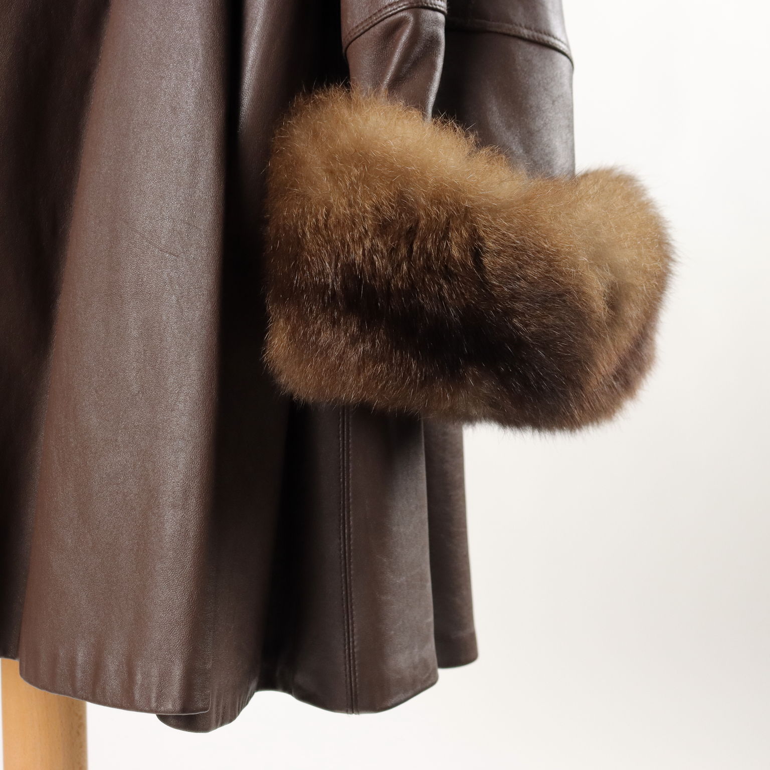 Cappotto pelle e pelliccia sales