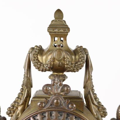 Tischuhr mit Kandelaber Bronze Frankreich XIX Jhd