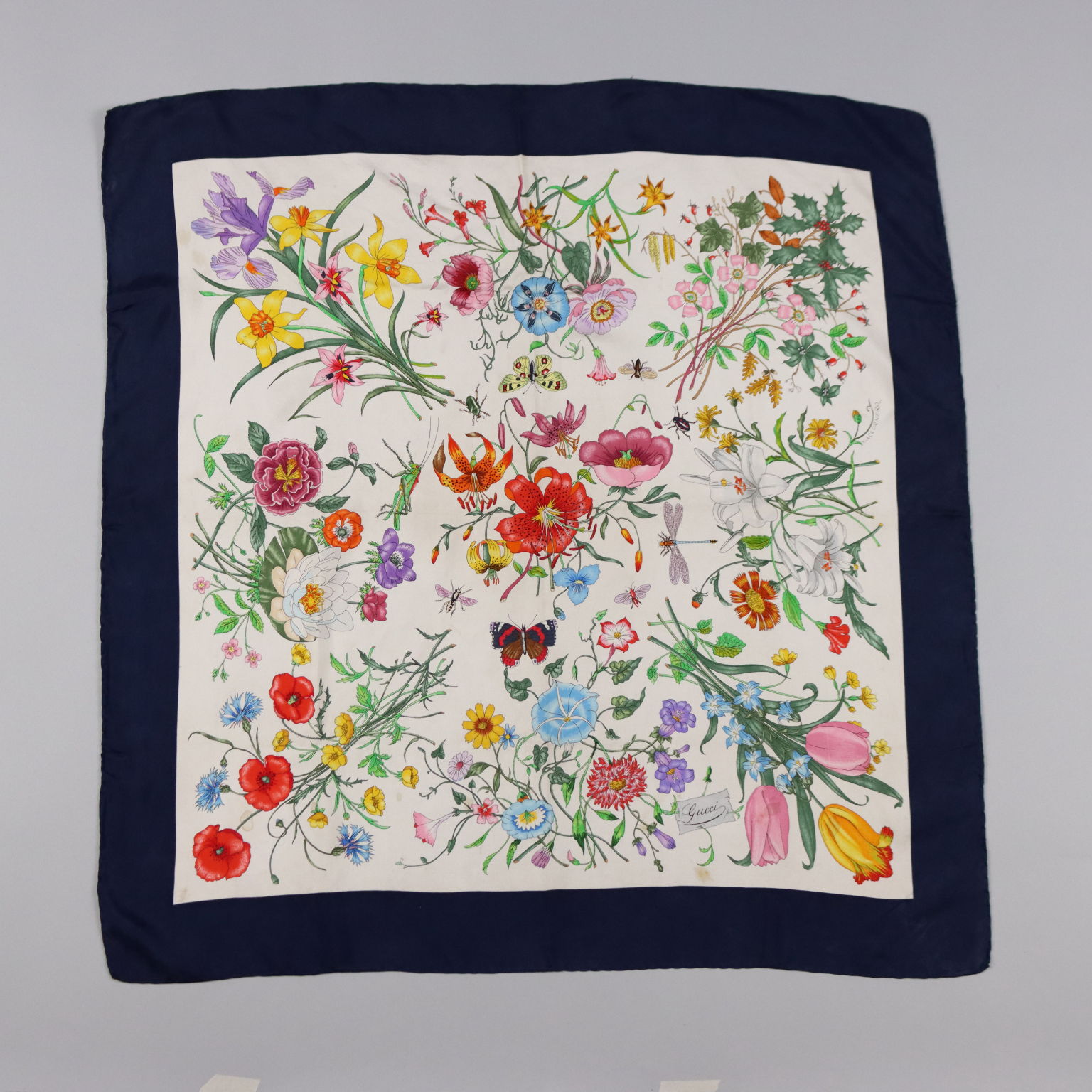 Second hand gucci scarf sale