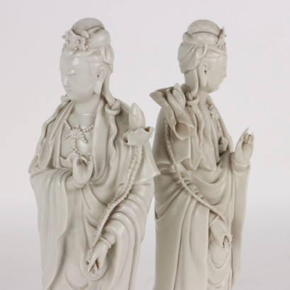 Paire de Sculptures Guanyin Porcelaine Chine XXe Siècle