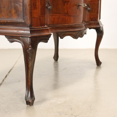 Chest of Drawers Baroque Walnut Italy XVIII Century