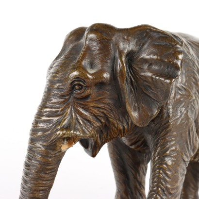 elefante de bronce