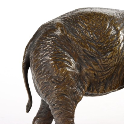elefante de bronce