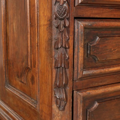 Chest of Drawers Baroque Walnut Italy XVIII Century