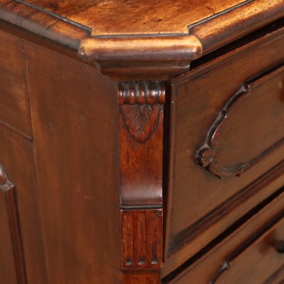 Neoclassical Chest of Drawers Walnut Italy XVIII Century