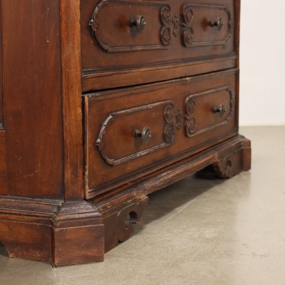 Neoclassical Chest of Drawers Walnut Italy XVIII Century