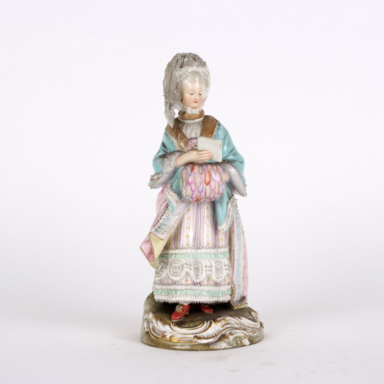 statua antica in porcellana di mano in mano