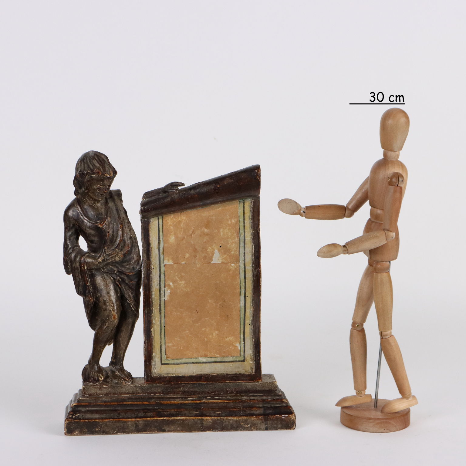 Ancient Cartouche Holder and Sculpture from the XVIII Century Wood