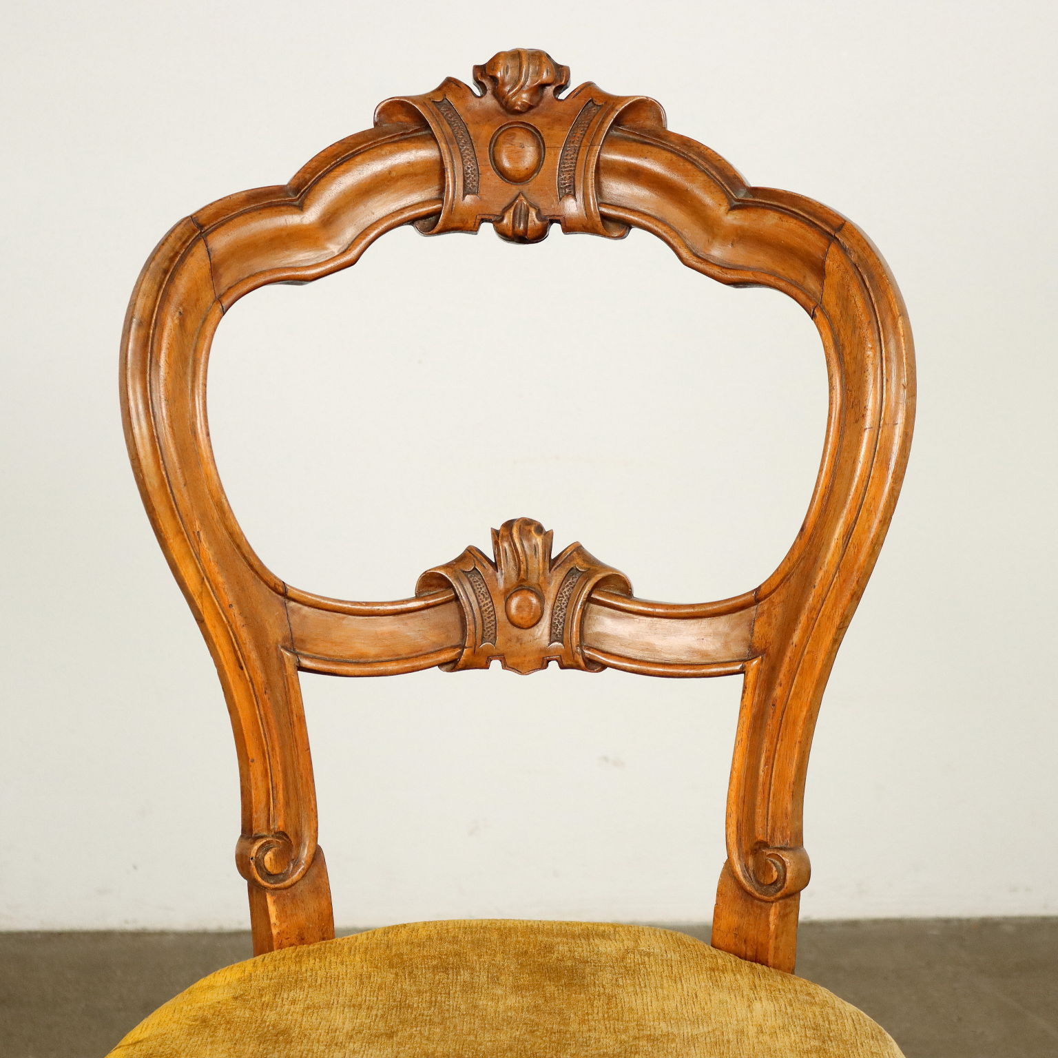 Gruppe aus 8 Antike Stühle im Louis Philippe Stil Walnuss des XIX Jhs