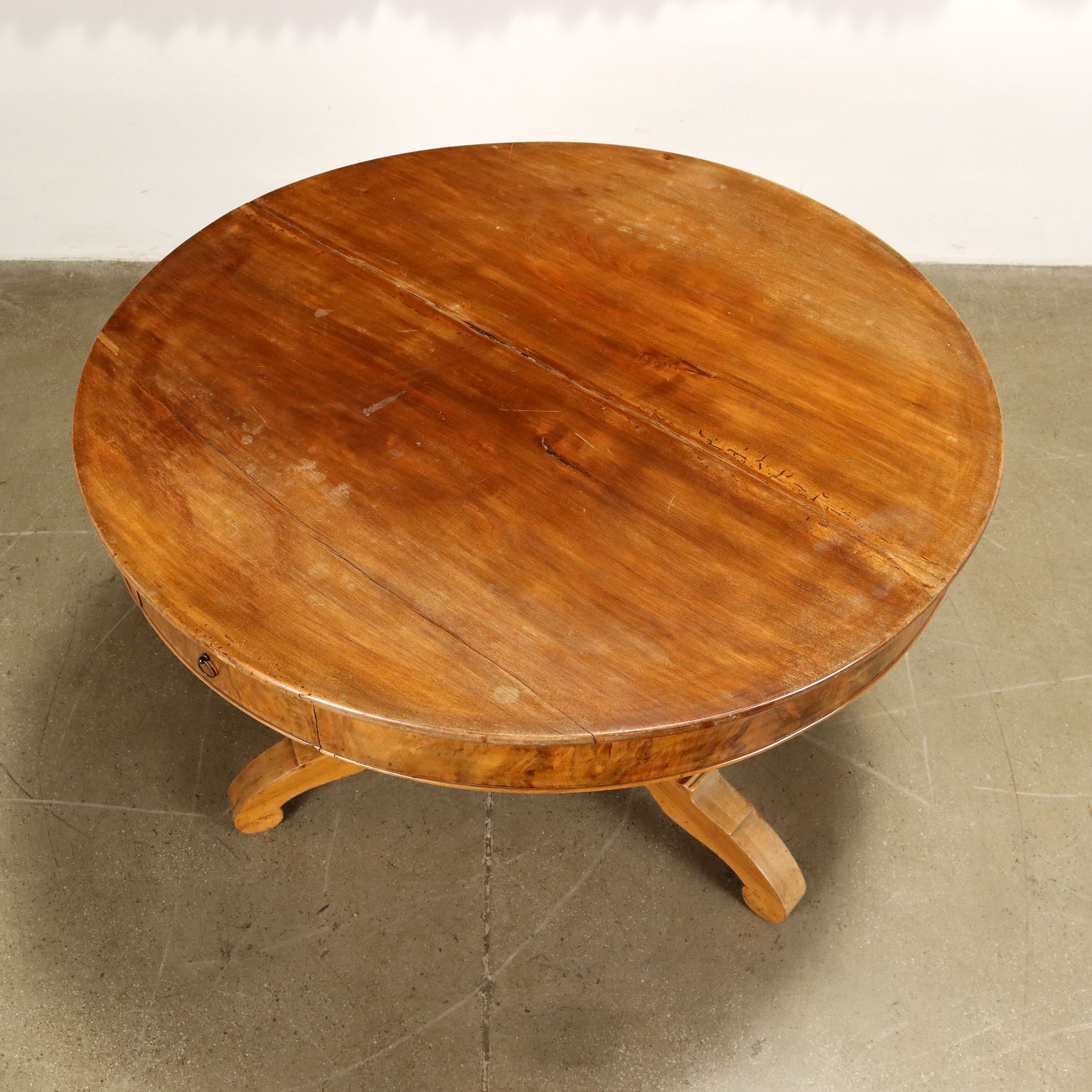 Antiker Tisch Louis Philippe Stil Walnuss Italien Zweite Mitte des XIX Jhs