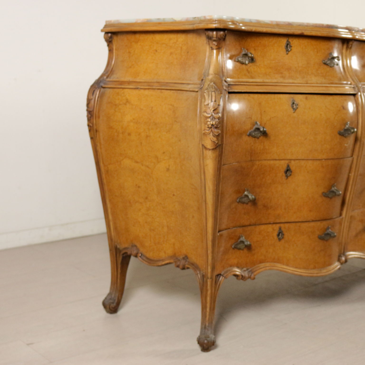 https://www.dimanoinmano.it/immagini/mercatino/bottega_del_900/mobili_in_stile/2887/BOTMOB0002887_12.jpg