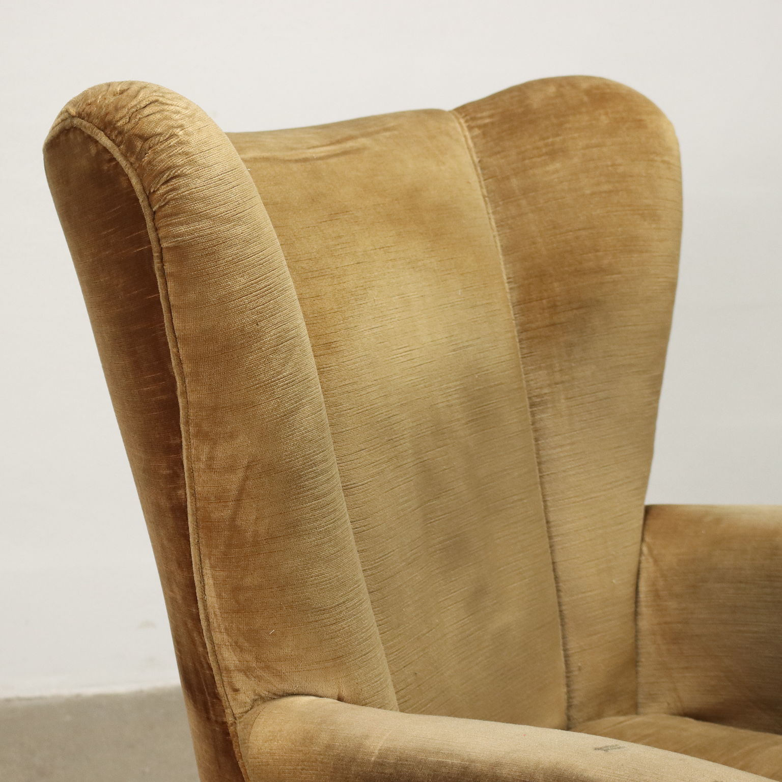Vintage Sessel aus Holz und Samt Italien der 50er Jahre