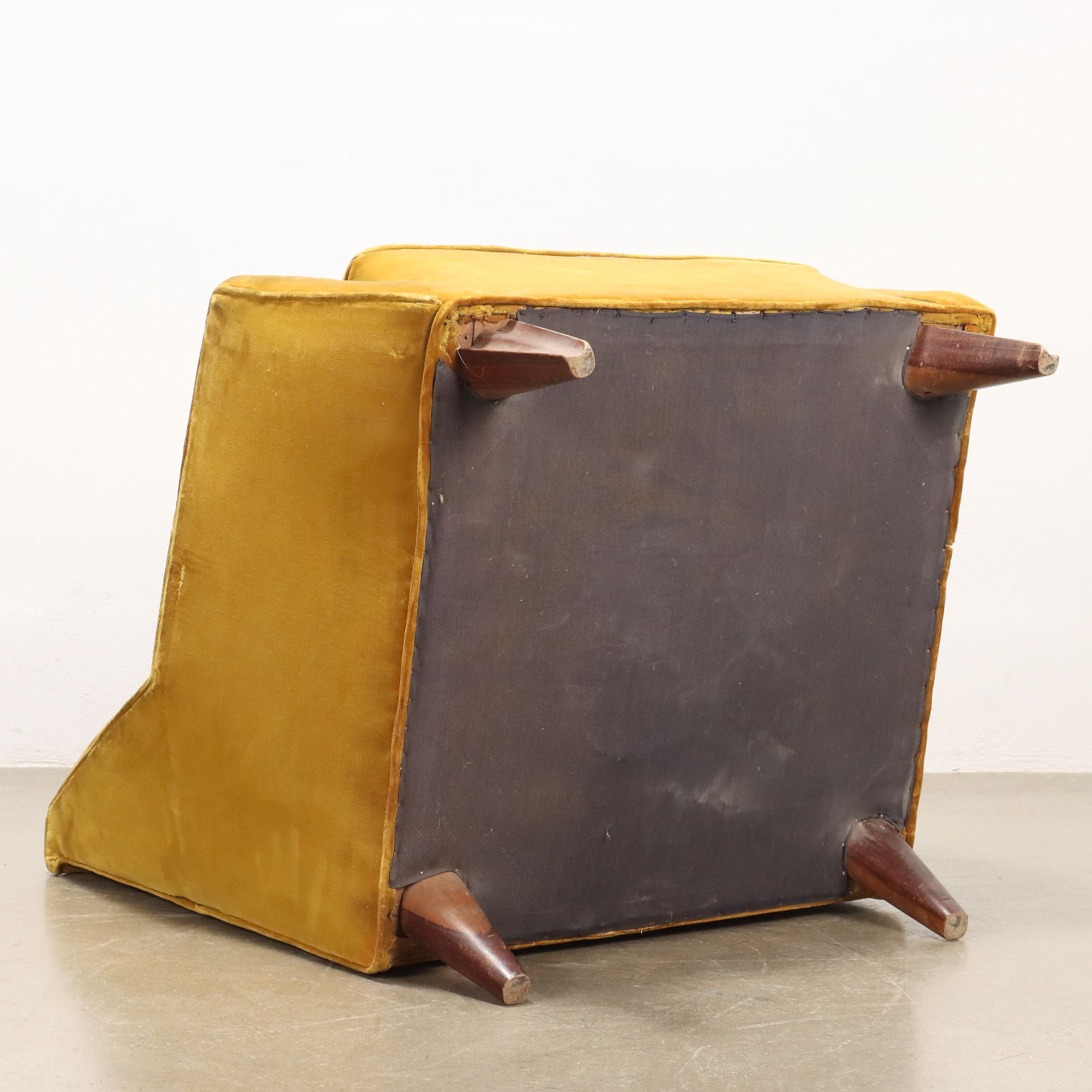 Vintage Sessel aus Holz und Samt Zum Restaurieren Italien 1950er
