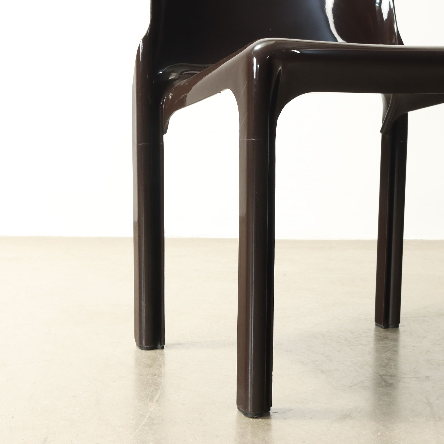 オリジナルヴィンテージ Artemide Selene Artemide Selene Chairs Vintage Design Vico Magistretti 1970s